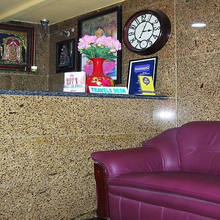 ホテル Athidhi Residency ティルパティ エクステリア 写真